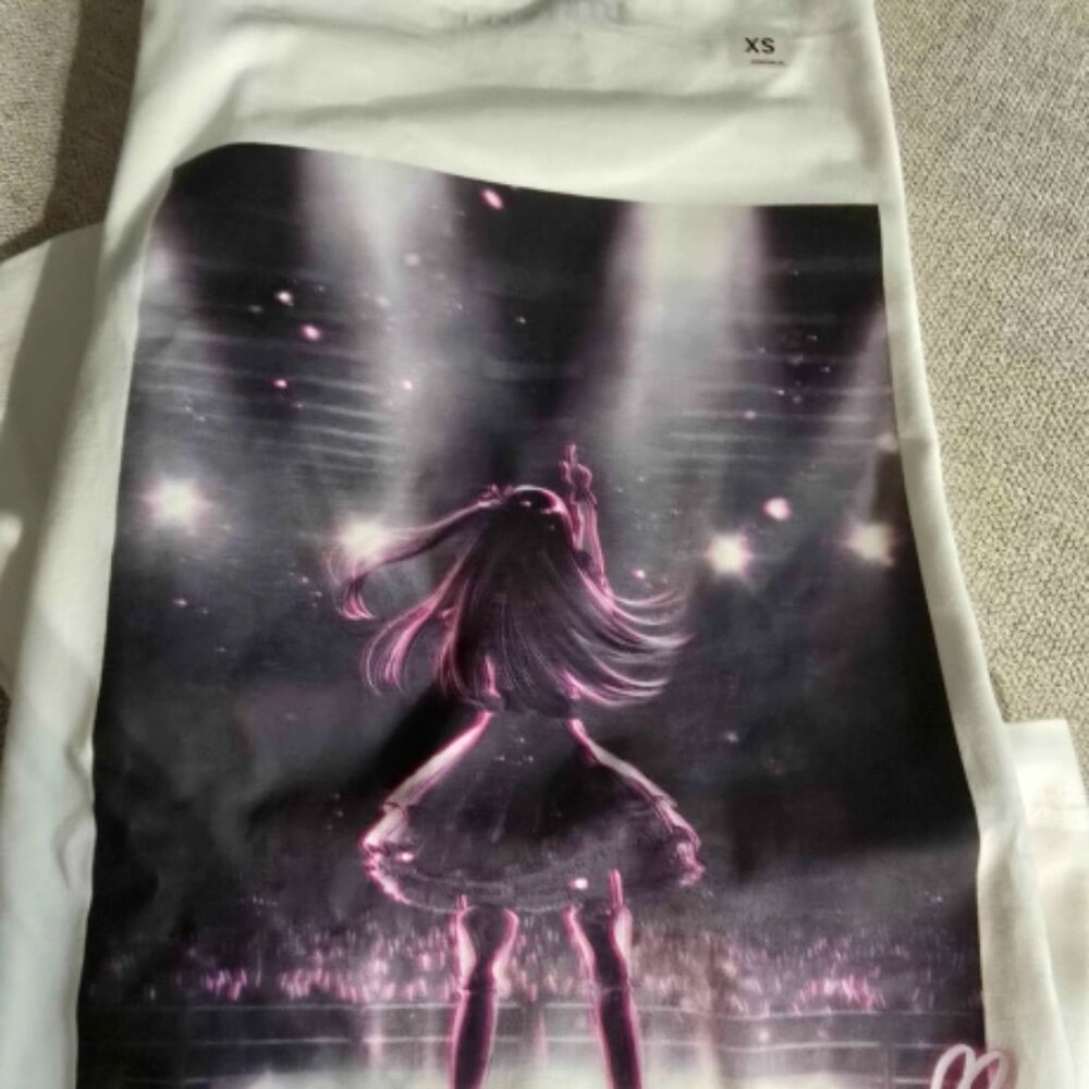 Unisex White Uniqlo x Oshi No Ko Anime T-shirt NWT XS Ai Hoshino